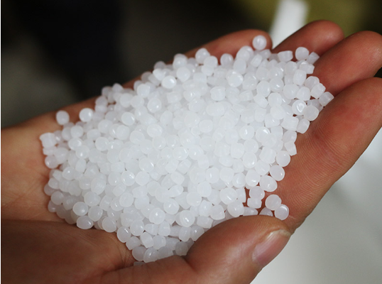 insiste em matérias-primas 100% virgens de HDPE para criar redes plásticas duráveis, ecológicas e de alta qualidade